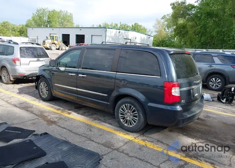2014 Chrysler Town & Country Touring-L from USA, damaged, VIN 2C4RC1CG7ER243444